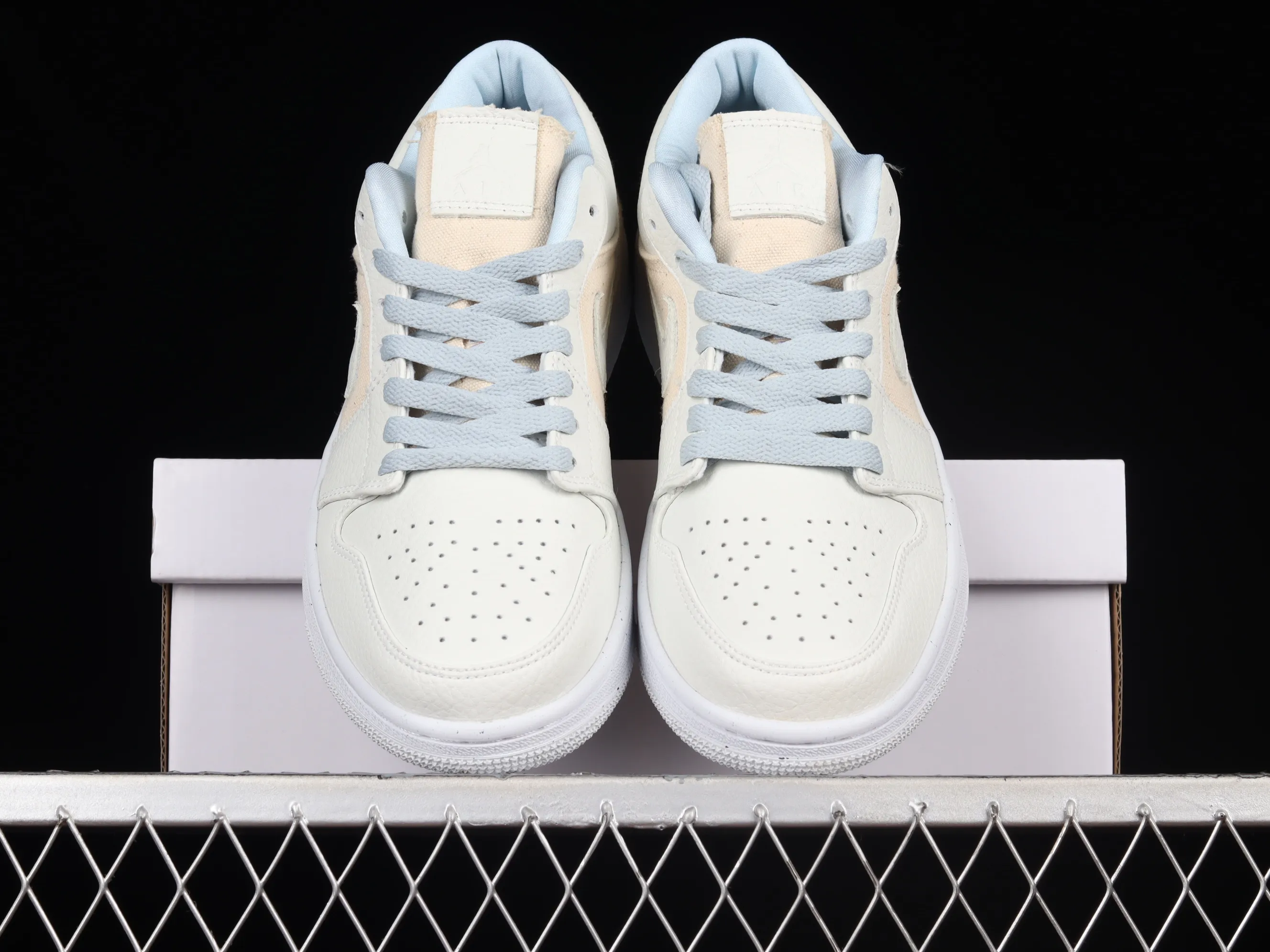 All categories Air Jordan Jordan series basketball shoes Air Jordan 1 Low Z version Air Jordan 1 Low "Canvas" AJ1 Joe 1 meter white canvas stitching low-top basketball shoes DQ4151-500